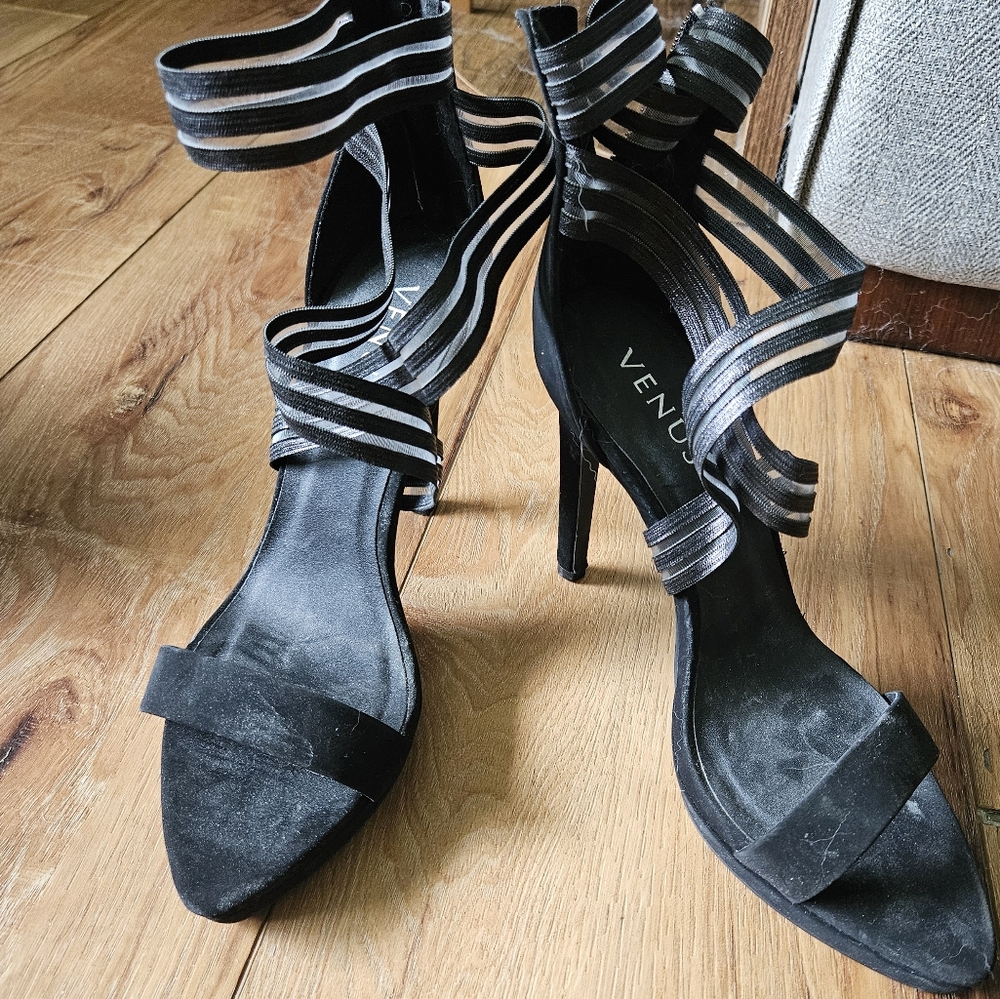 VENUS Black Strappy Women's Heels